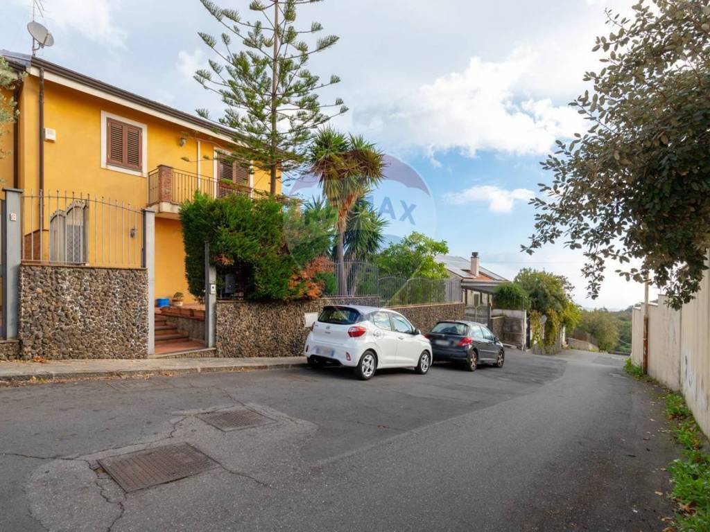 Villa a Trecastagni in Via Assisi, 26 - Foto 2