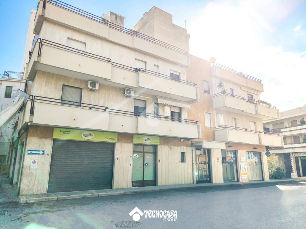 Immobile a Manfredonia in Locale Commerciale Via della Croce, 1 - Foto 3