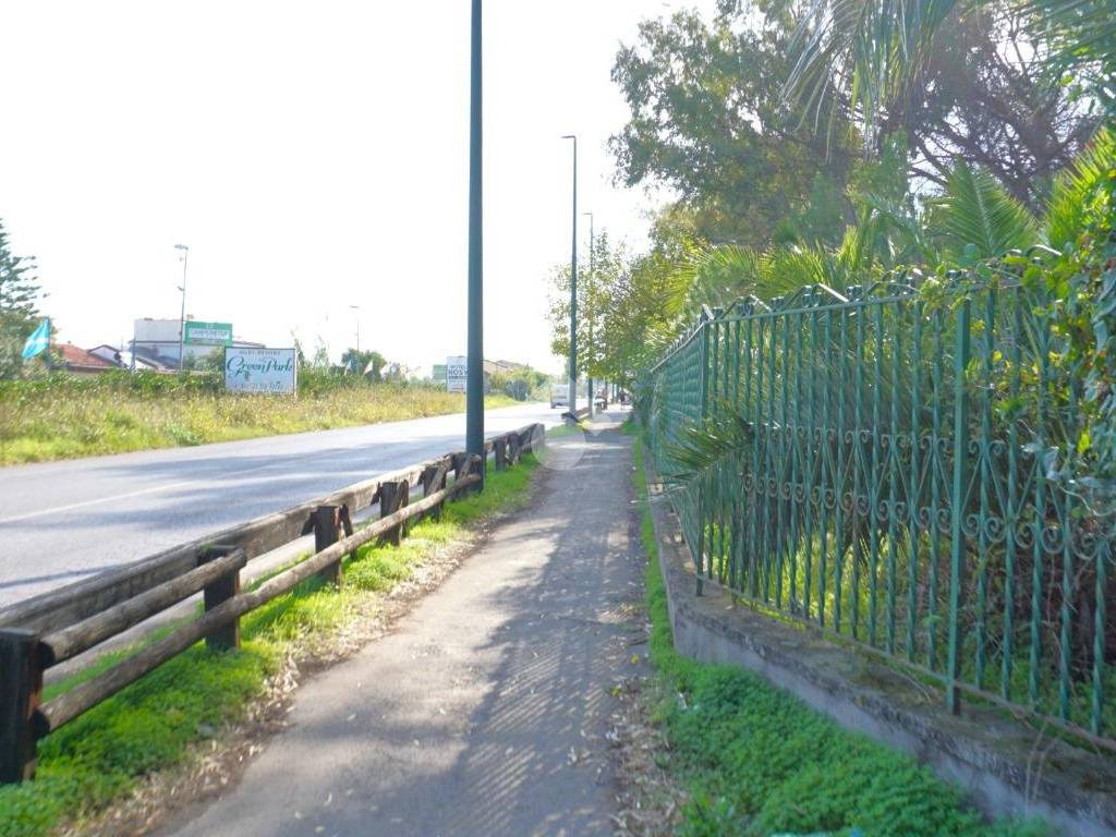 Terreno a Battipaglia in Via Lido Lago - Foto 3