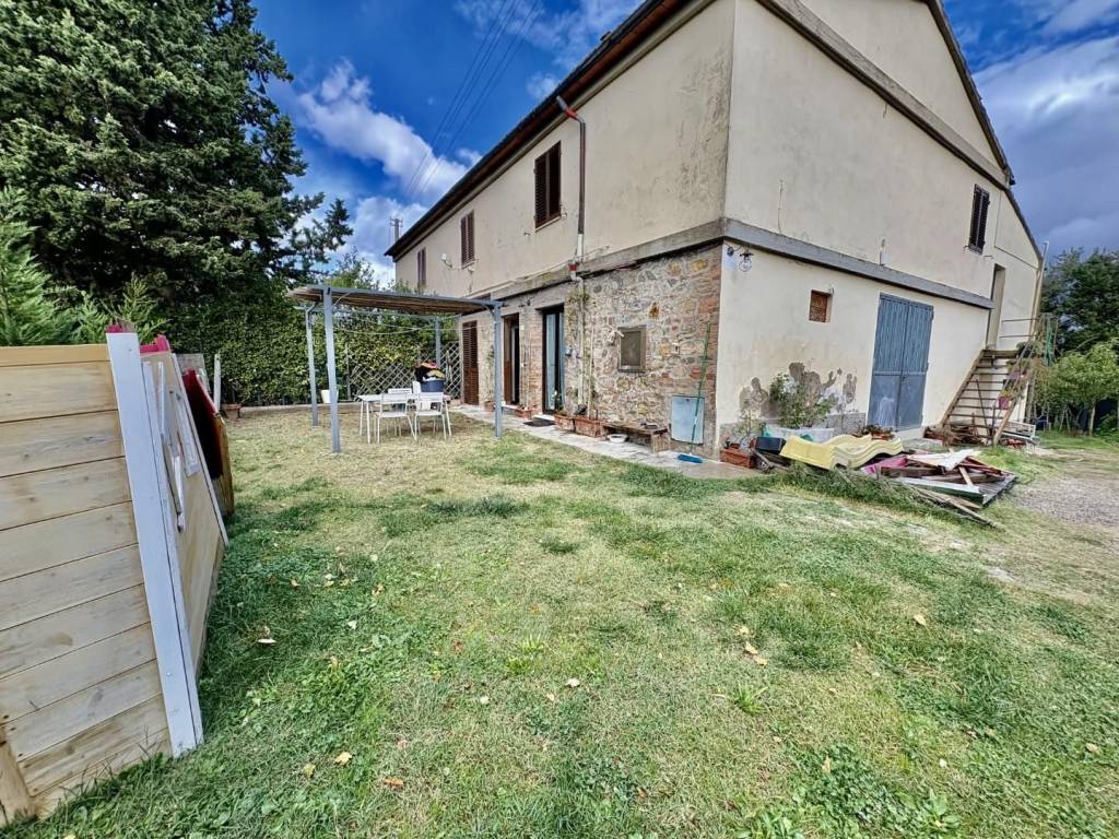 Casa indipendente a Gambassi terme in Strada Provinciale , 64 - Foto 2