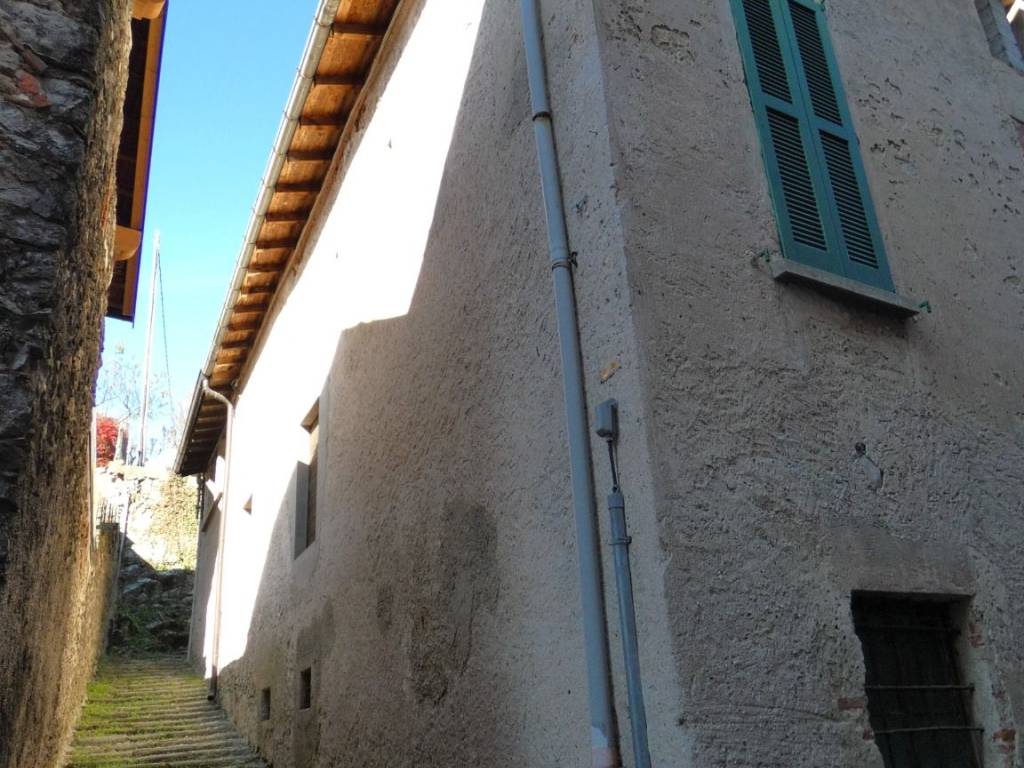 Rustico / casale a Cuveglio in Via San Michele, 10 - Foto 4