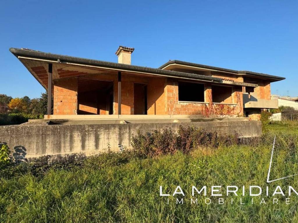 Villa a Montebelluna in Via Montello, 19 - Foto 2