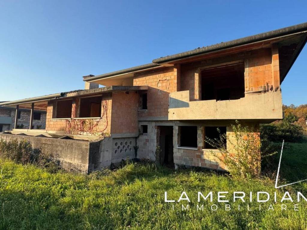 Villa a Montebelluna in Via Montello, 19 - Foto 3