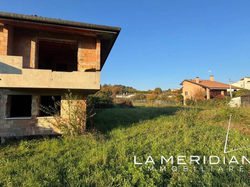 Villa a Montebelluna in Via Montello, 19 - Foto 4