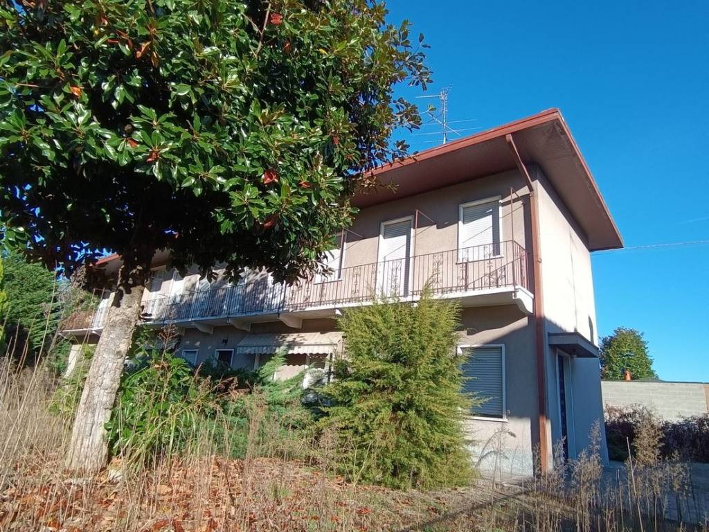 Rustico / casale a Lonate pozzolo in Via Repossi, 52 - Foto 2