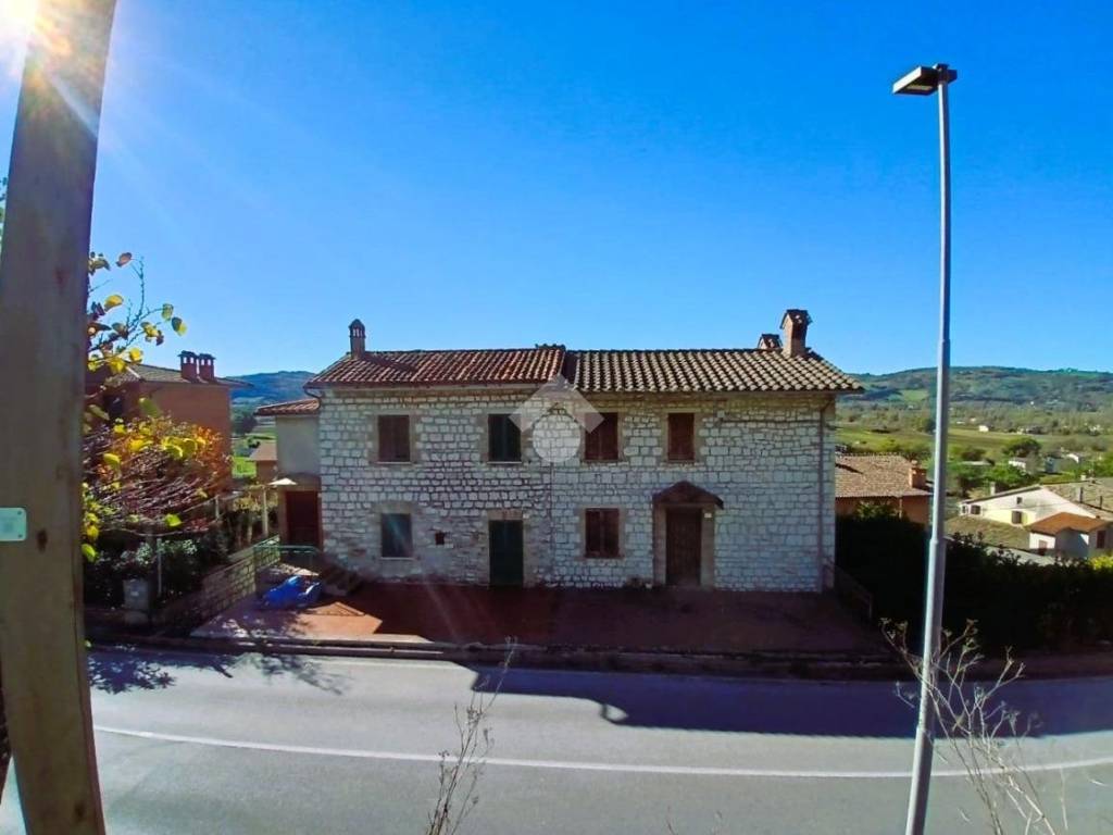 Appartamento a Gubbio in Via Semonte - Foto 2