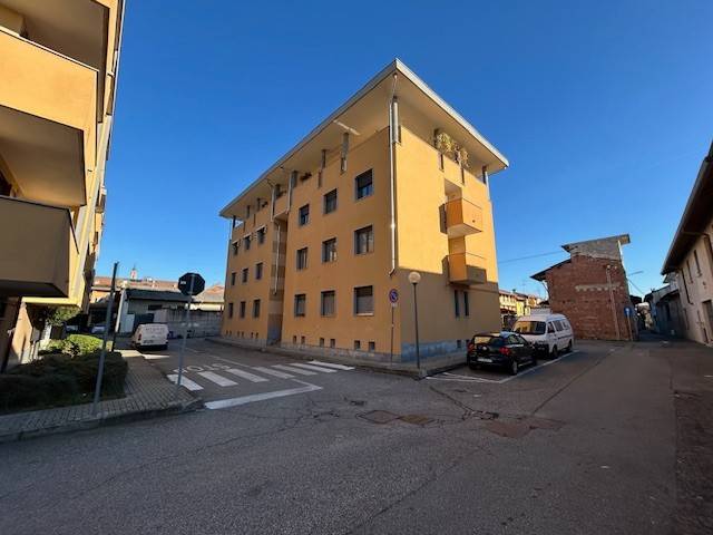 Appartamento a Galliate in Vicolo Giuseppe Popolo, 19 - Foto 2