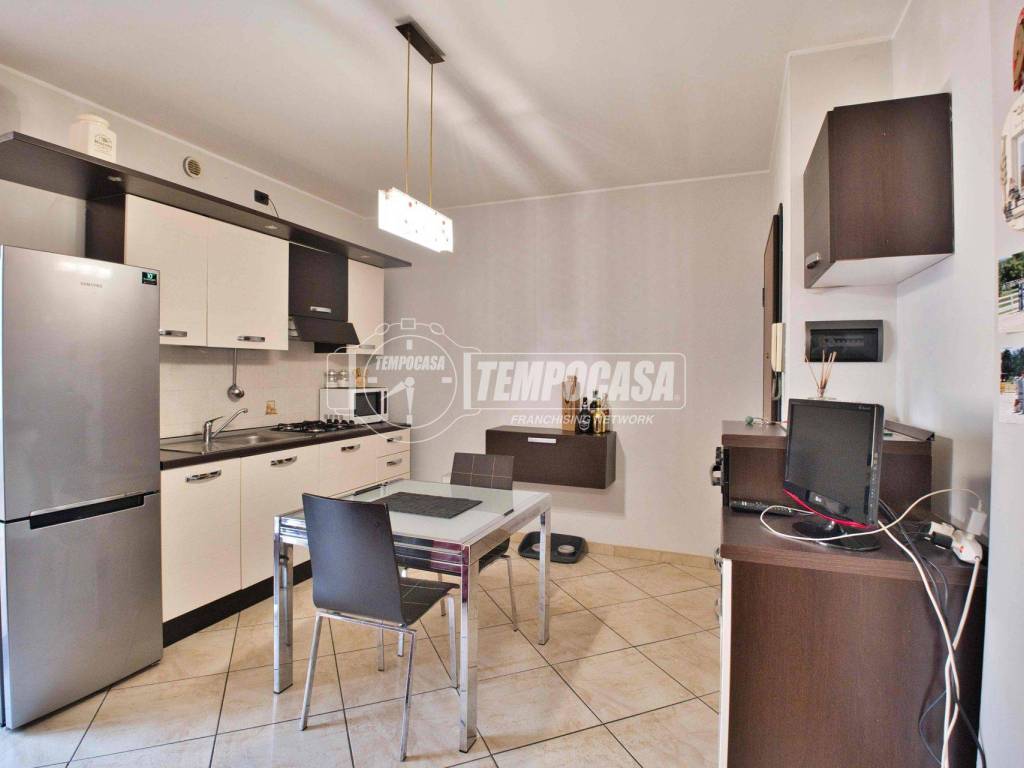 Appartamento a Galliate in Via Danesio Mainerio - Foto 3