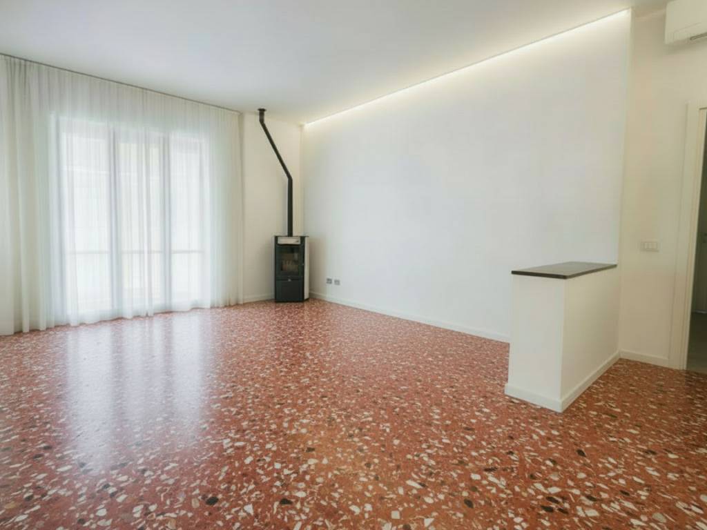 Appartamento a Saronno in Via Vittime del Lavoro, 4 - Foto 3