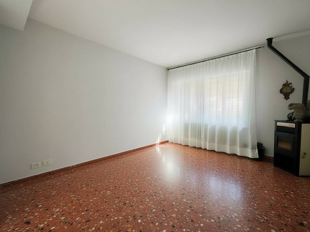 Appartamento a Saronno in Via Vittime del Lavoro, 4 - Foto 5