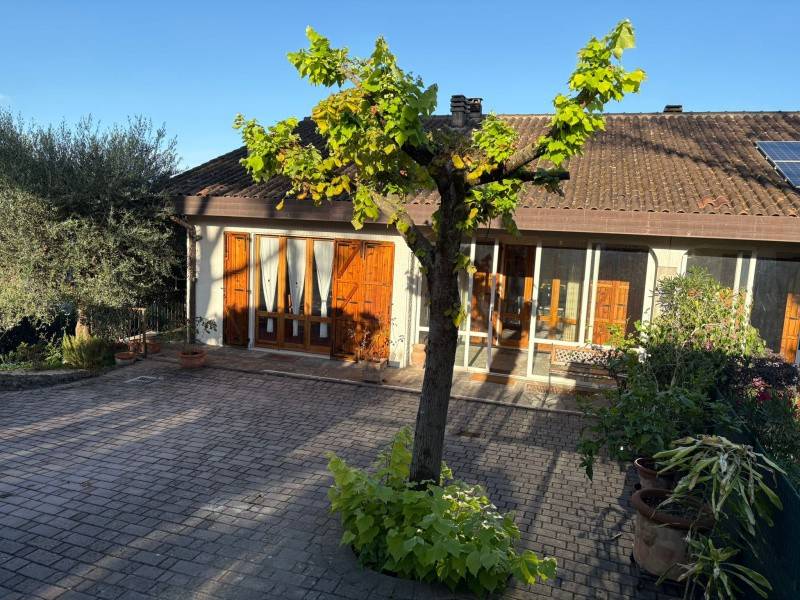 Villa a Perugia in Via Coriolano Mazzerioli - Foto 2