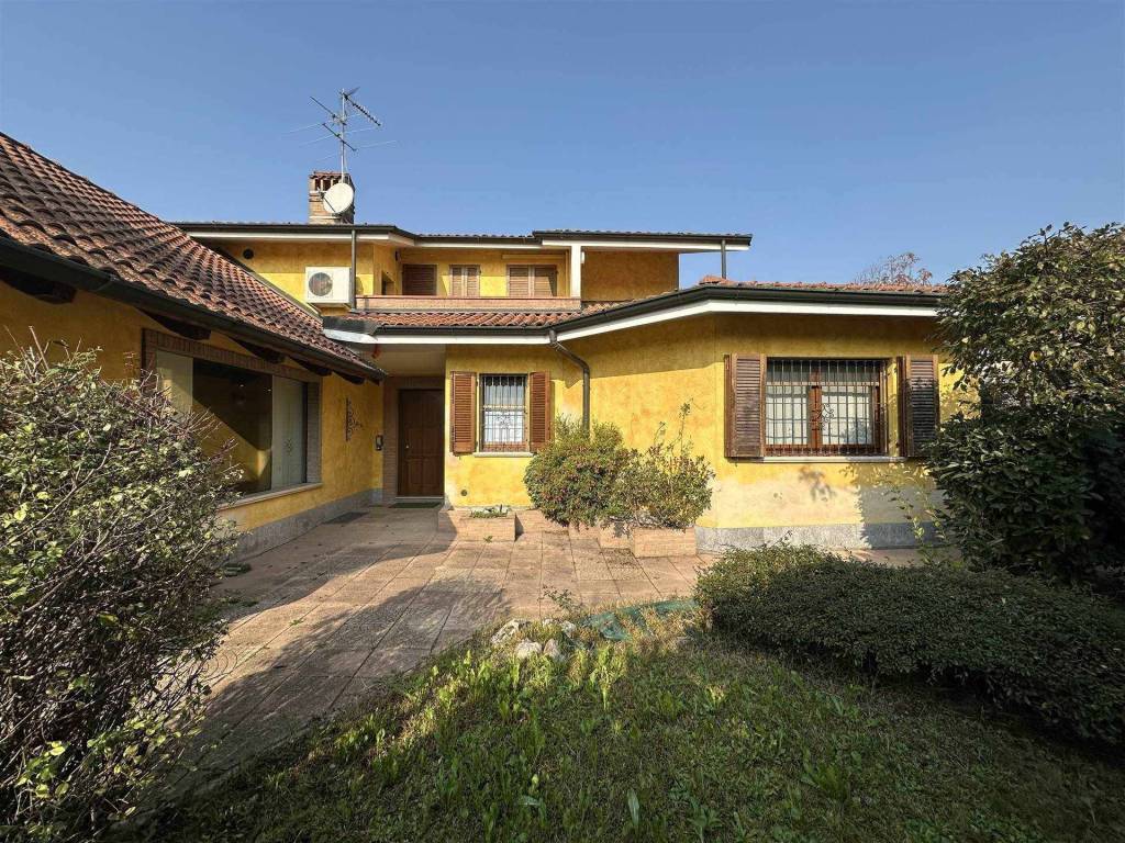 Villa a Sant'angelo lodigiano in Via Generale Dalla Chiesa - Foto 2