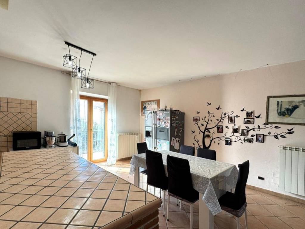 Appartamento a Sezze in VIA VILLA PETRARA - Foto 2