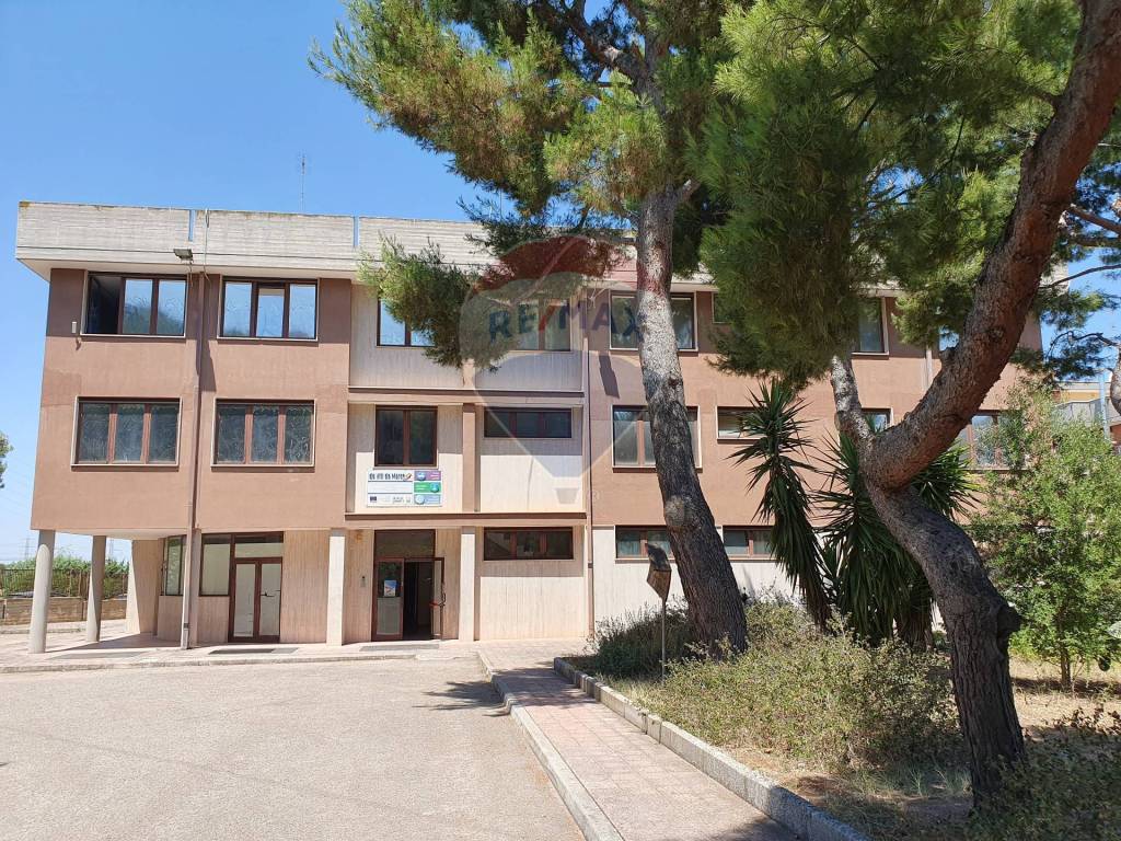 Palazzo / stabile a Valenzano in Piazza Giulio Cesare - Foto 2
