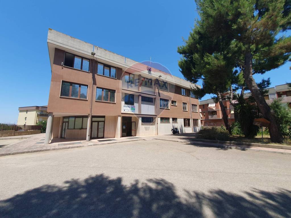 Palazzo / stabile a Valenzano in Piazza Giulio Cesare - Foto 3