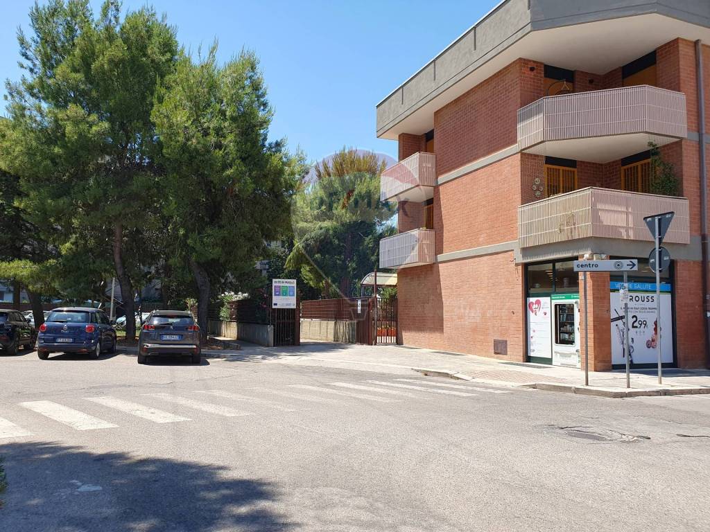 Palazzo / stabile a Valenzano in Piazza Giulio Cesare - Foto 4