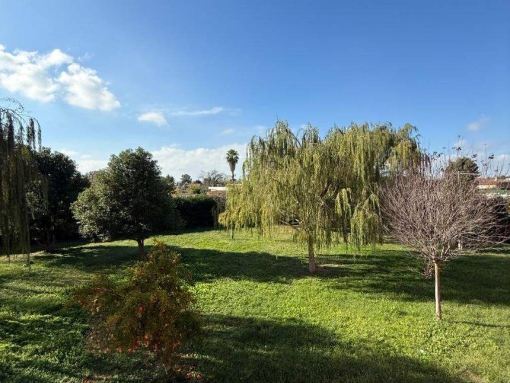 Villa a Aprilia in Via Panaro - Foto 3