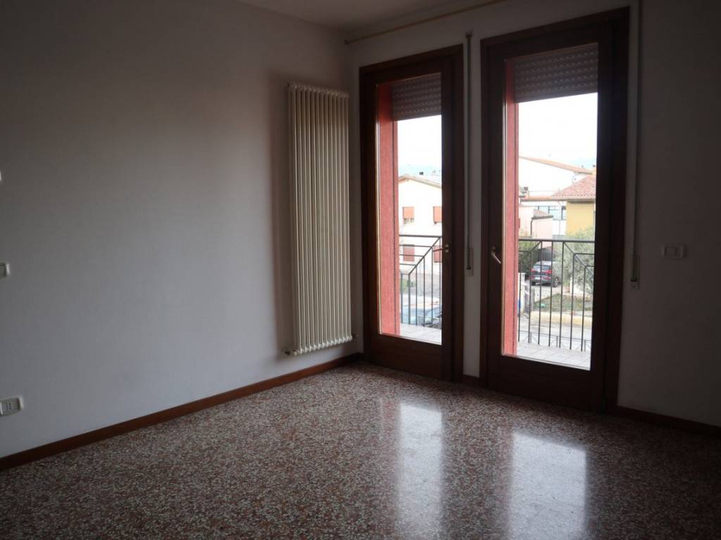 Appartamento a Rossano veneto in Via Navarrini, 10 - Foto 2