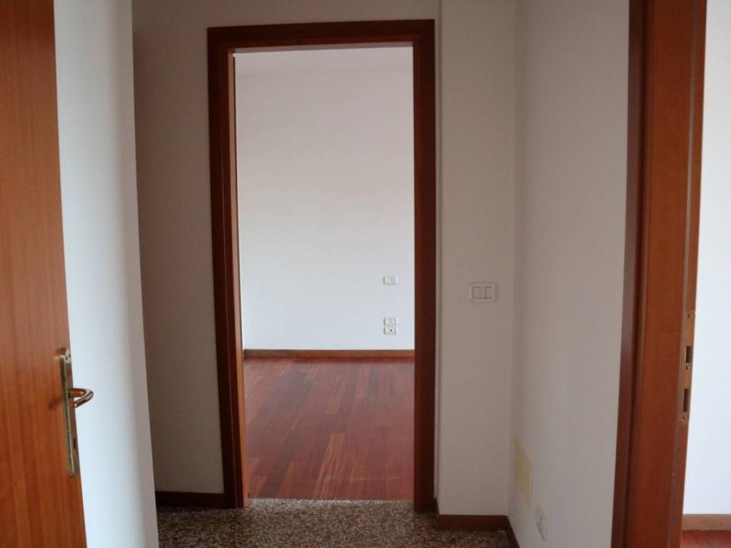 Appartamento a Rossano veneto in Via Navarrini, 10 - Foto 4