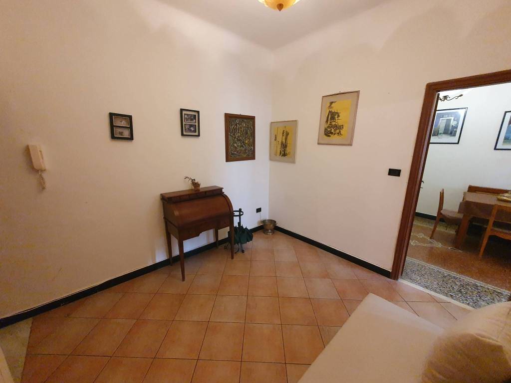 Appartamento a Genova in Via Tommaso Reggio - Foto 3