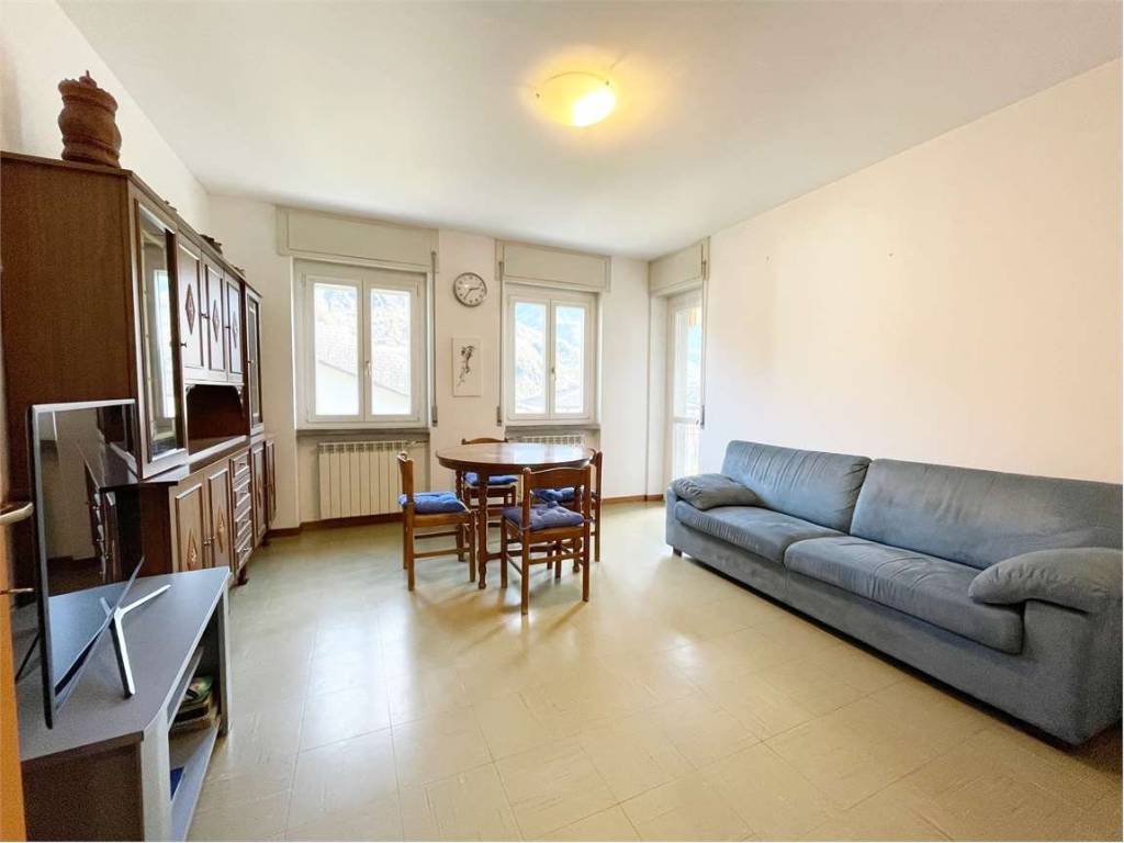 Appartamento a Chiavenna in Via Enrico Fermi , 7 - Foto 2