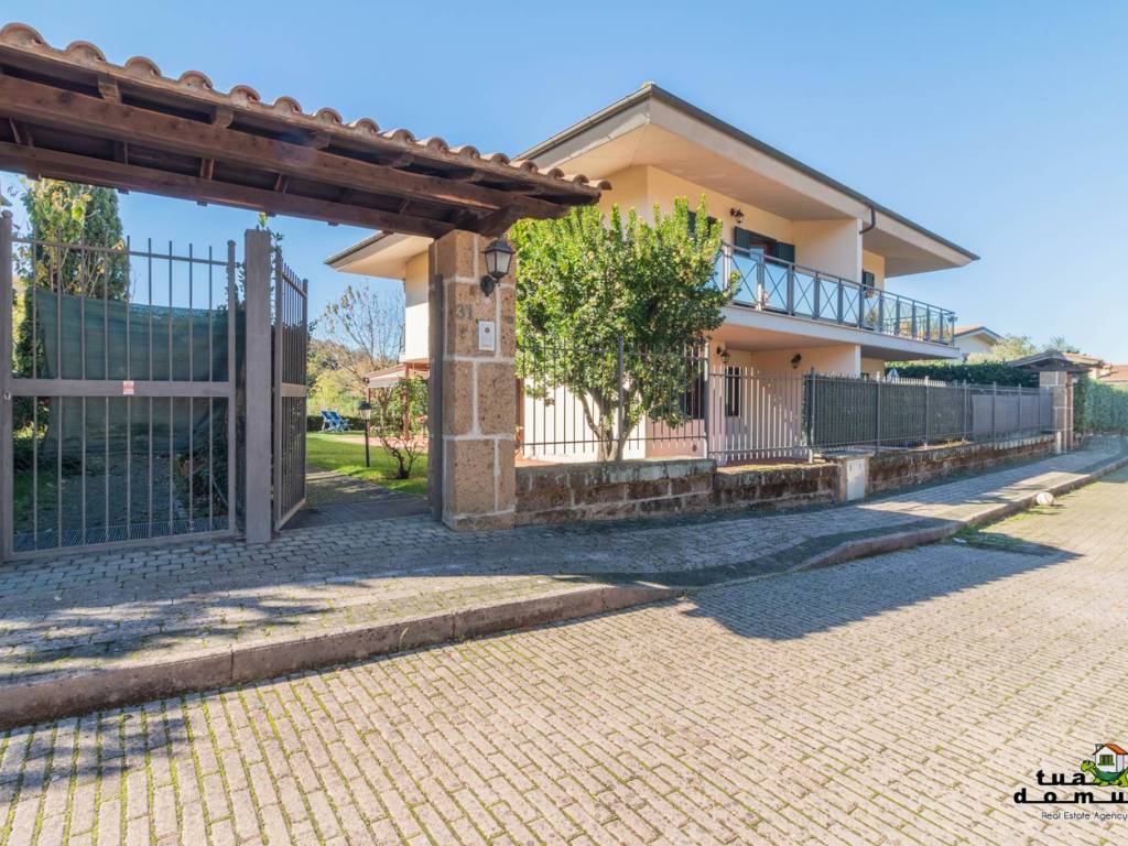 Villa a Monterosi in Via Terre dei Consoli - Foto 4