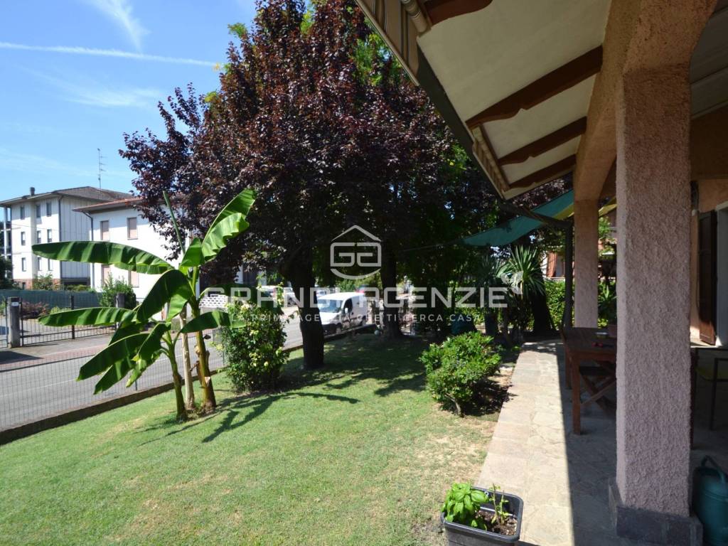 Villa a Montechiarugolo in Via Francesco Petrarca - Foto 4