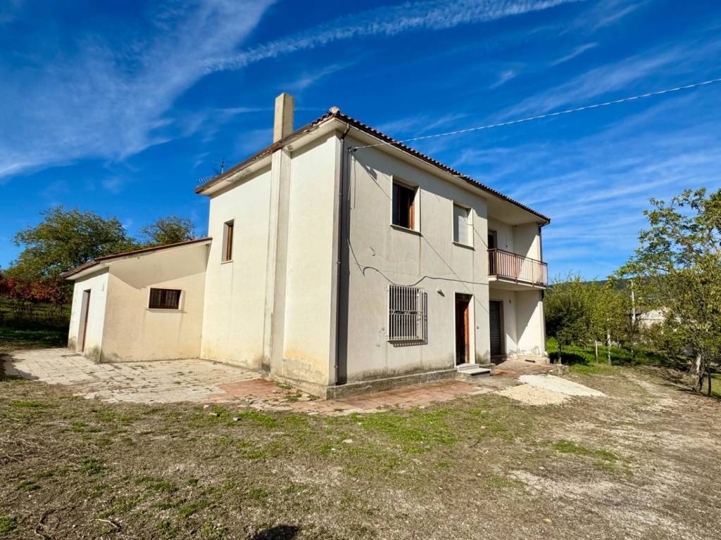 Casa indipendente a Fontanarosa in CONTRADA TORANO, 16 - Foto 2
