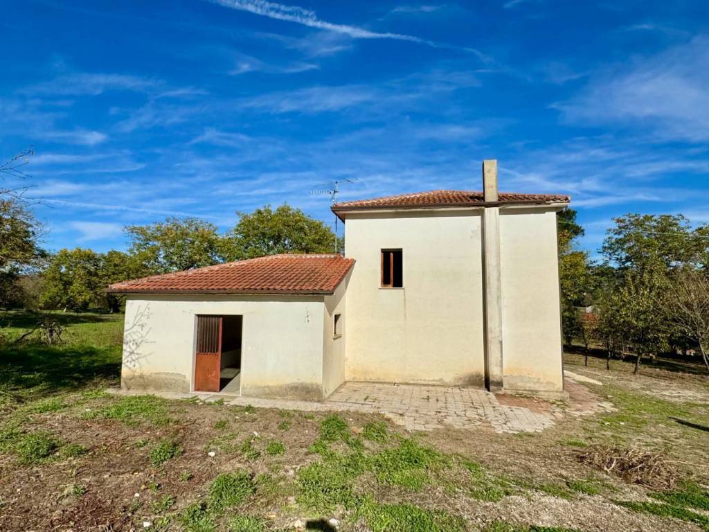 Casa indipendente a Fontanarosa in CONTRADA TORANO, 16 - Foto 4