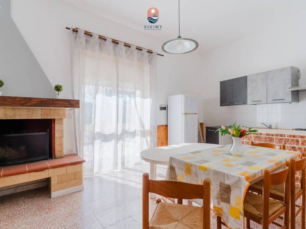 Casa indipendente a Racale in Via Luigi Rizzo - Foto 2