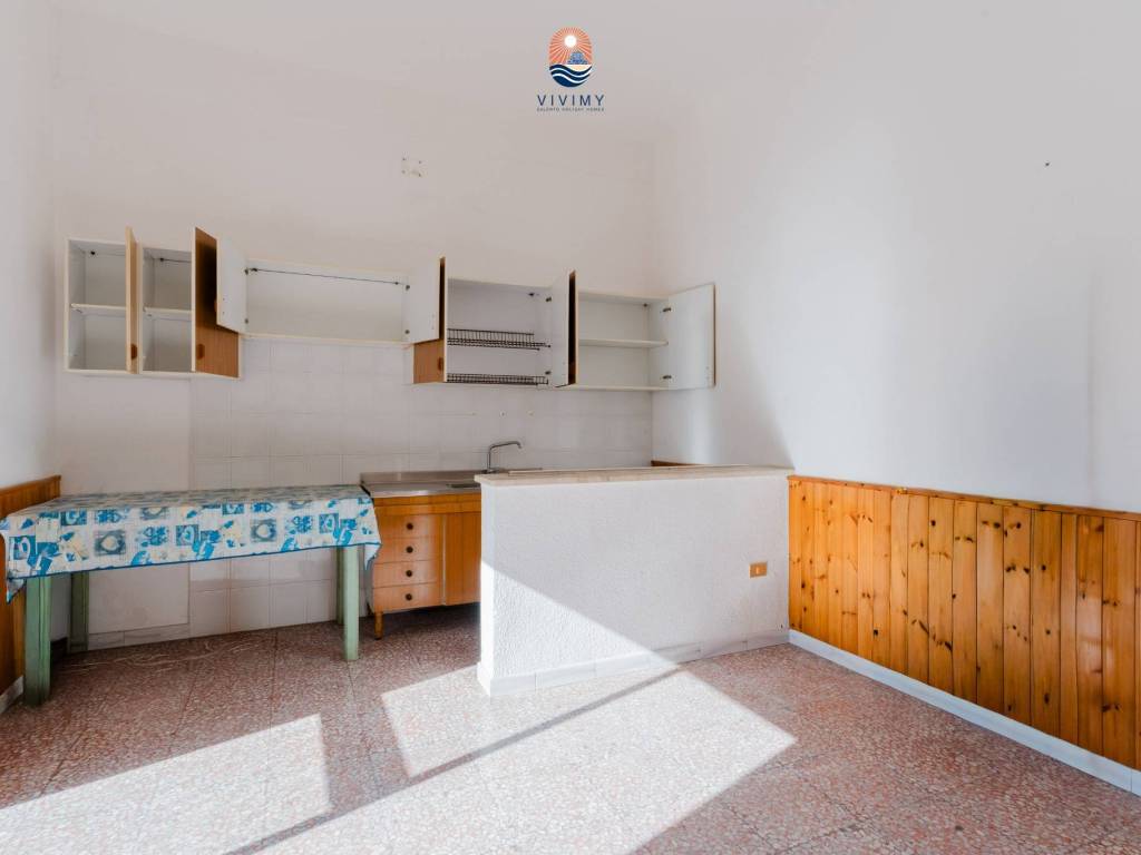 Casa indipendente a Racale in Via Luigi Rizzo - Foto 5
