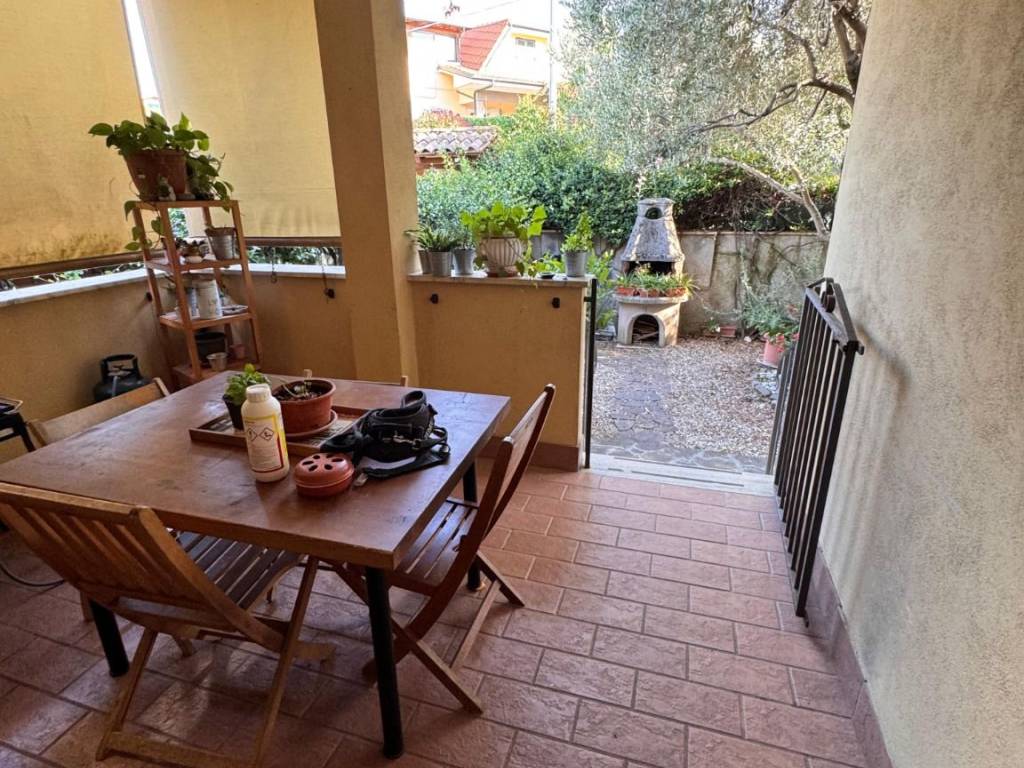 Villa a Guidonia montecelio in Via Caio Cornelio Nepote - Foto 5