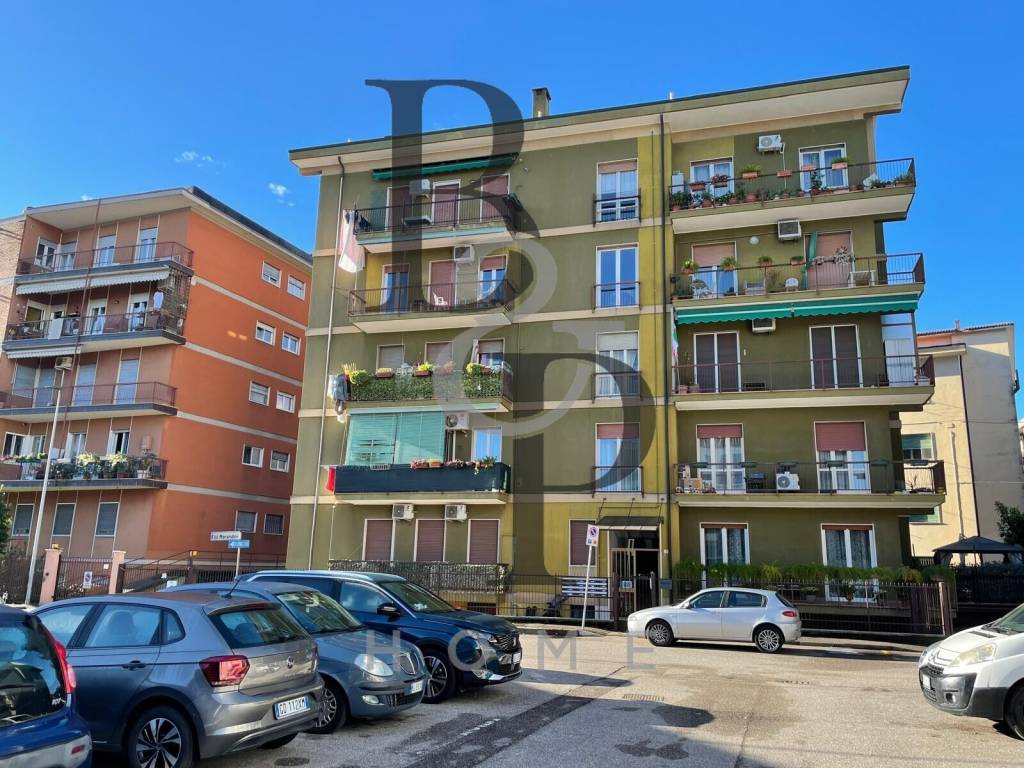 Appartamento a Verona in Via Fratelli Morandini - Foto 2