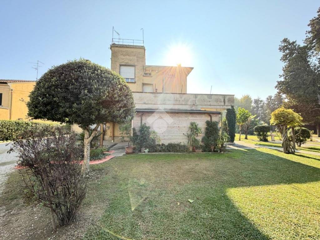 Villa a Gonzaga in Via Ferrante Gonzaga, 3 - Foto 2