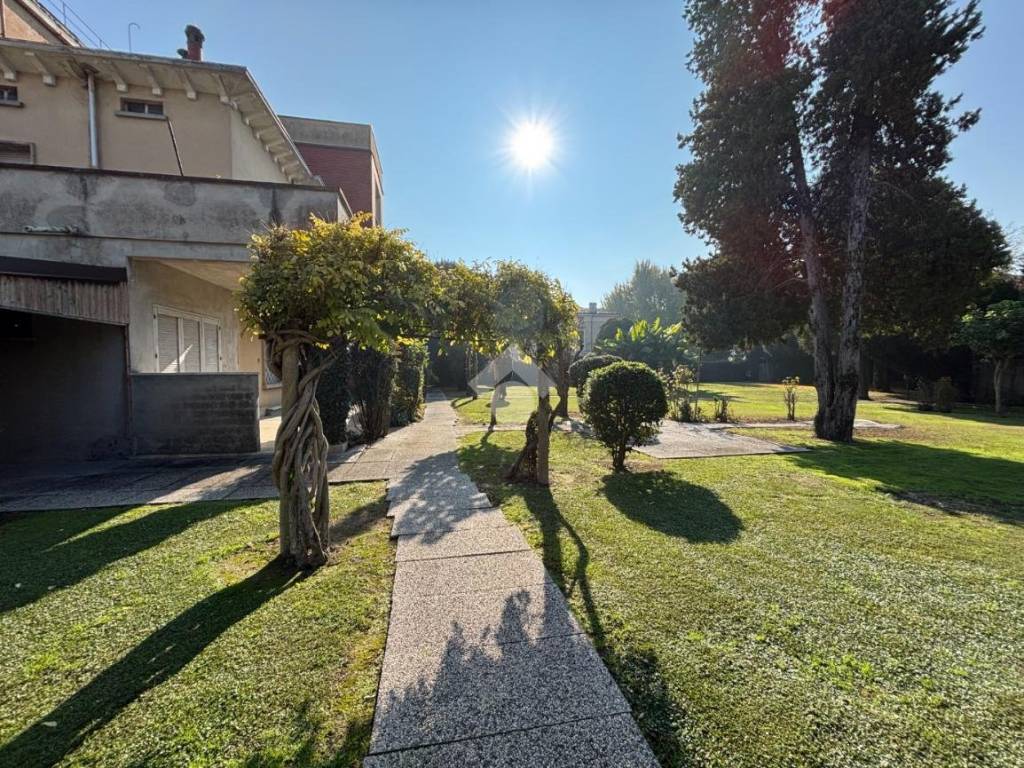 Villa a Gonzaga in Via Ferrante Gonzaga, 3 - Foto 3