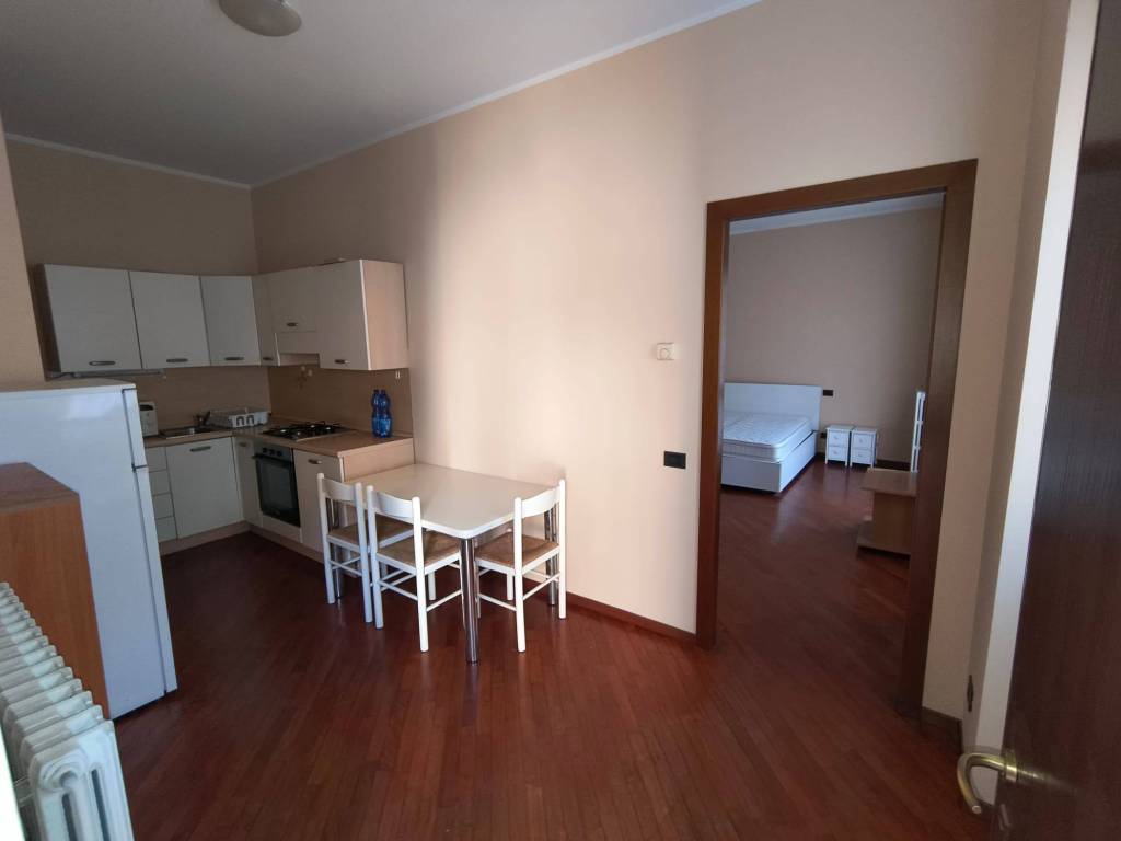 Appartamento a Lodi in Piazzale Medaglie d'Oro - Foto 4