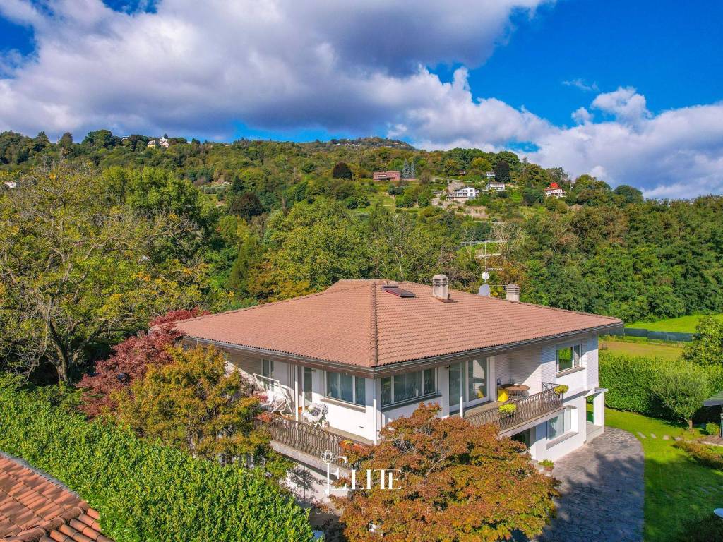 Villa a Lesa in Via Sempione, 64 - Foto 2