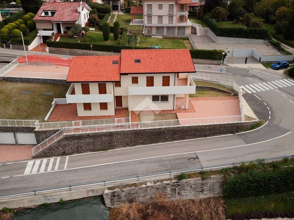 Villetta a schiera a Arzignano in Via Calavena Alta - Foto 5