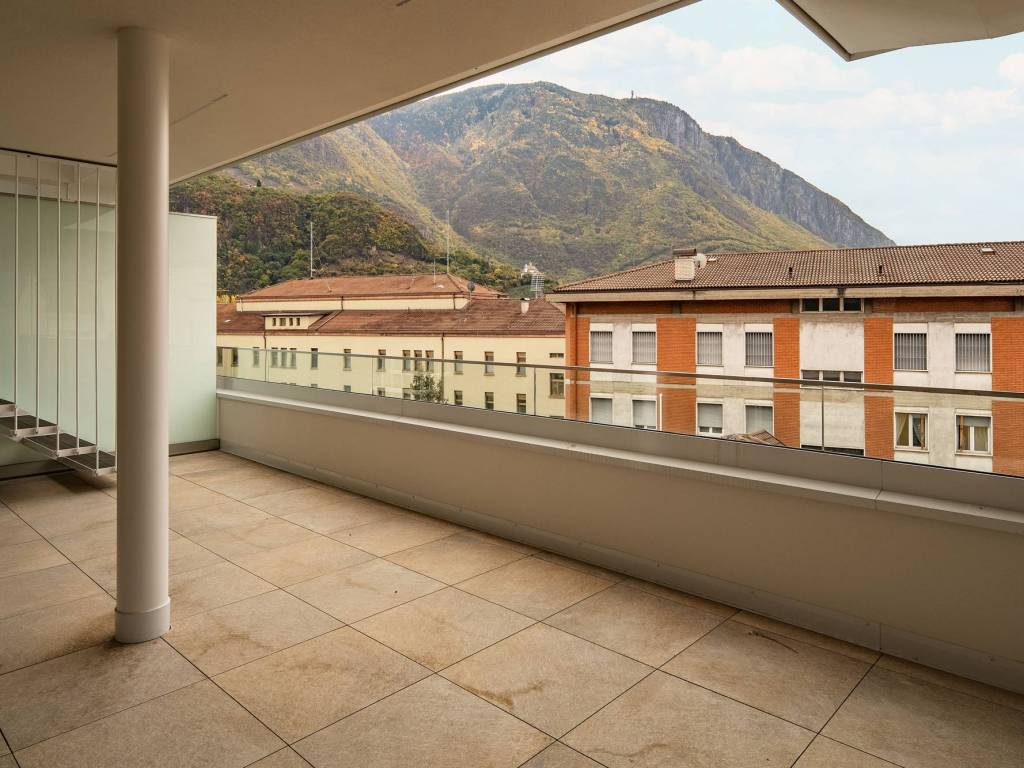 Attico / mansarda a Bolzano in Via Zara, 11 - Foto 3