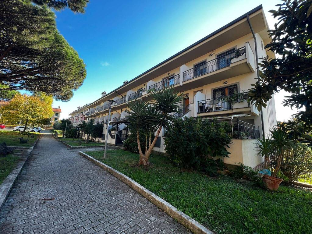 Appartamento a Grottaferrata in Via Carlo Alberto Dalla Chiesa - Foto 2