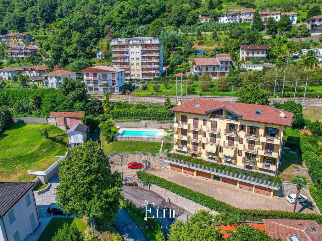 Appartamento a Meina in Strada Comunale Crosa - Foto 5