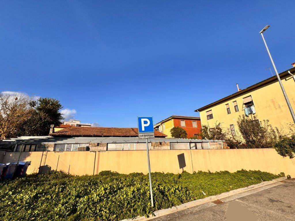 Terreno a Pontedera in Piazza del Vecchio Stadio - Foto 5