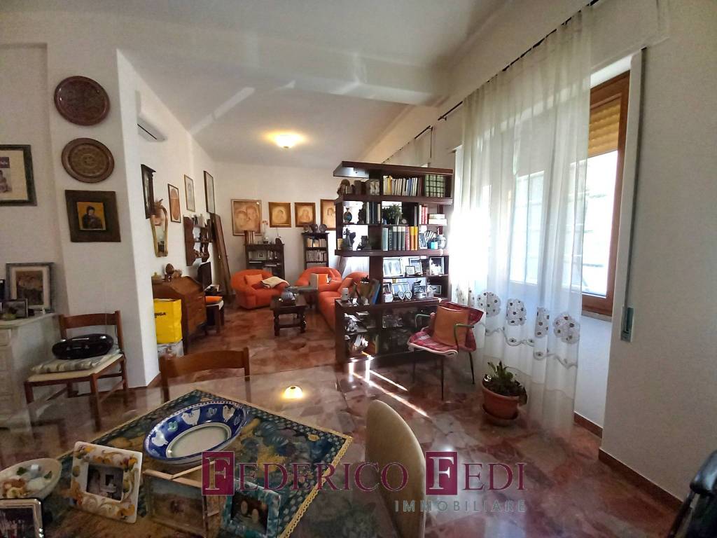 Appartamento a Prato in Via Rosa Giorgi - Foto 2