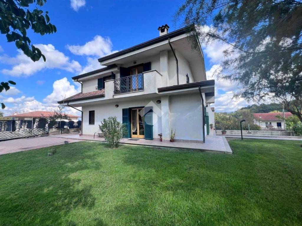 Villa a Ceccano in Via Scifelli, 75 - Foto 2