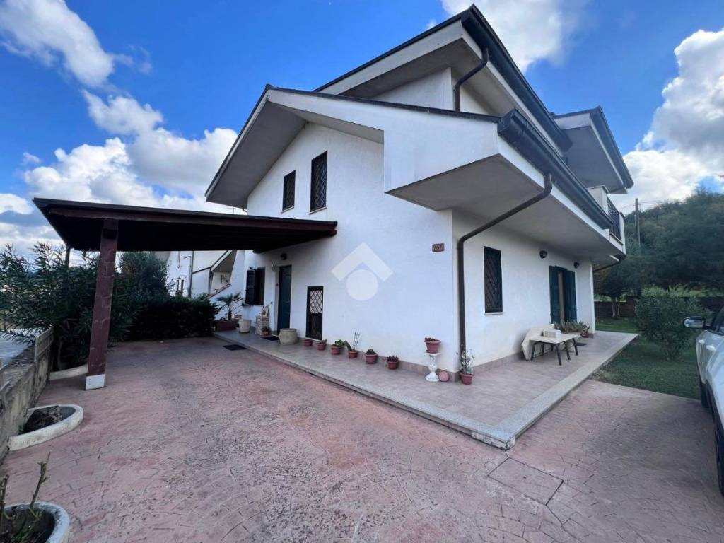 Villa a Ceccano in Via Scifelli, 75 - Foto 3