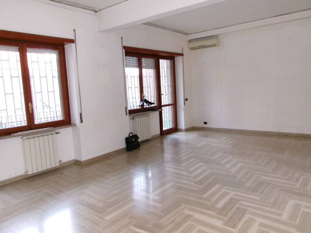 Appartamento a Portici in Via Bellucci Sessa, 18 - Foto 2