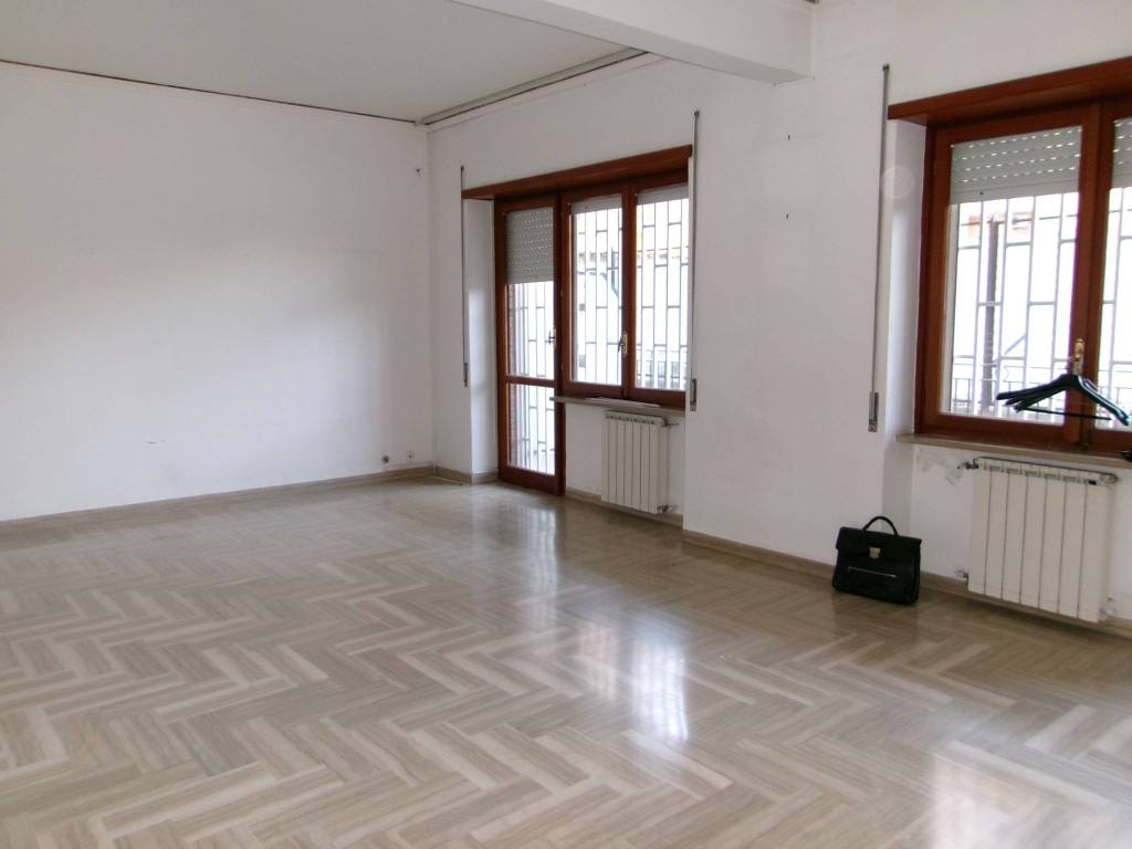 Appartamento a Portici in Via Bellucci Sessa, 18 - Foto 4