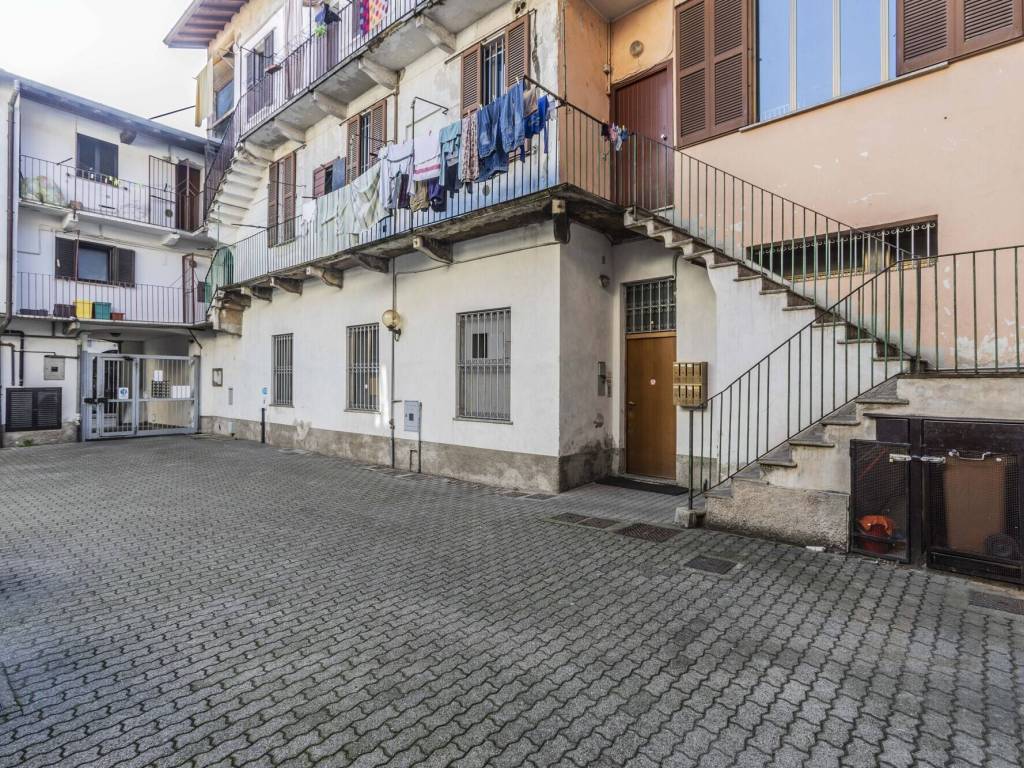 Appartamento a Saronno in Via Padre Luigi Monti - Foto 2