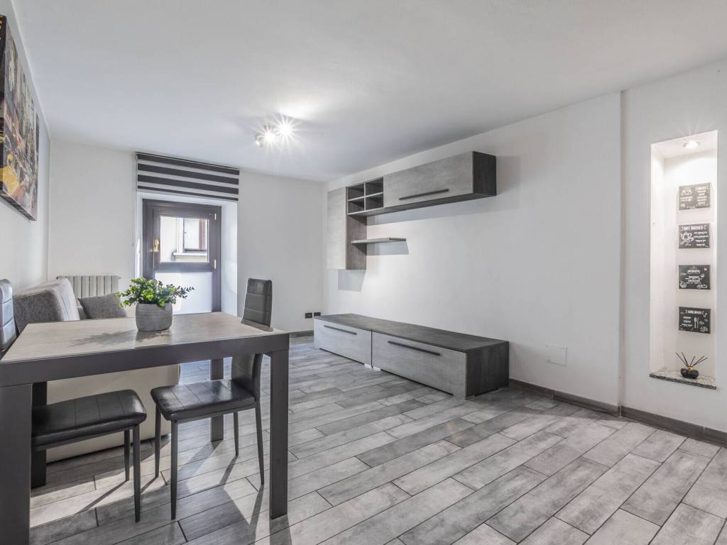 Appartamento a Saronno in Via Padre Luigi Monti - Foto 4