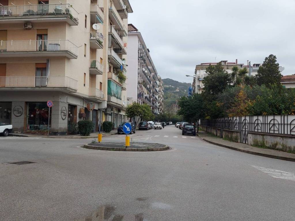 Box / garage a Salerno in Via Claudio Guerdile, 25 - Foto 2